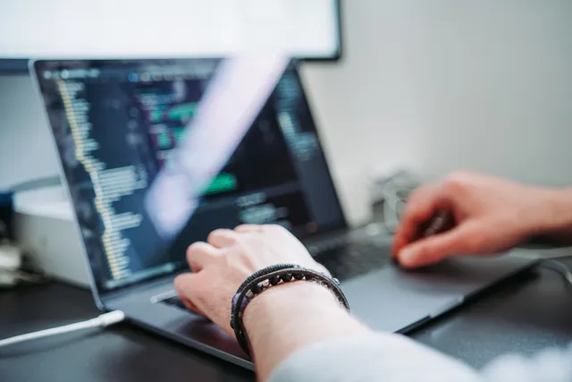 5 reasons why you need an IDE (and how it can save you so much time)